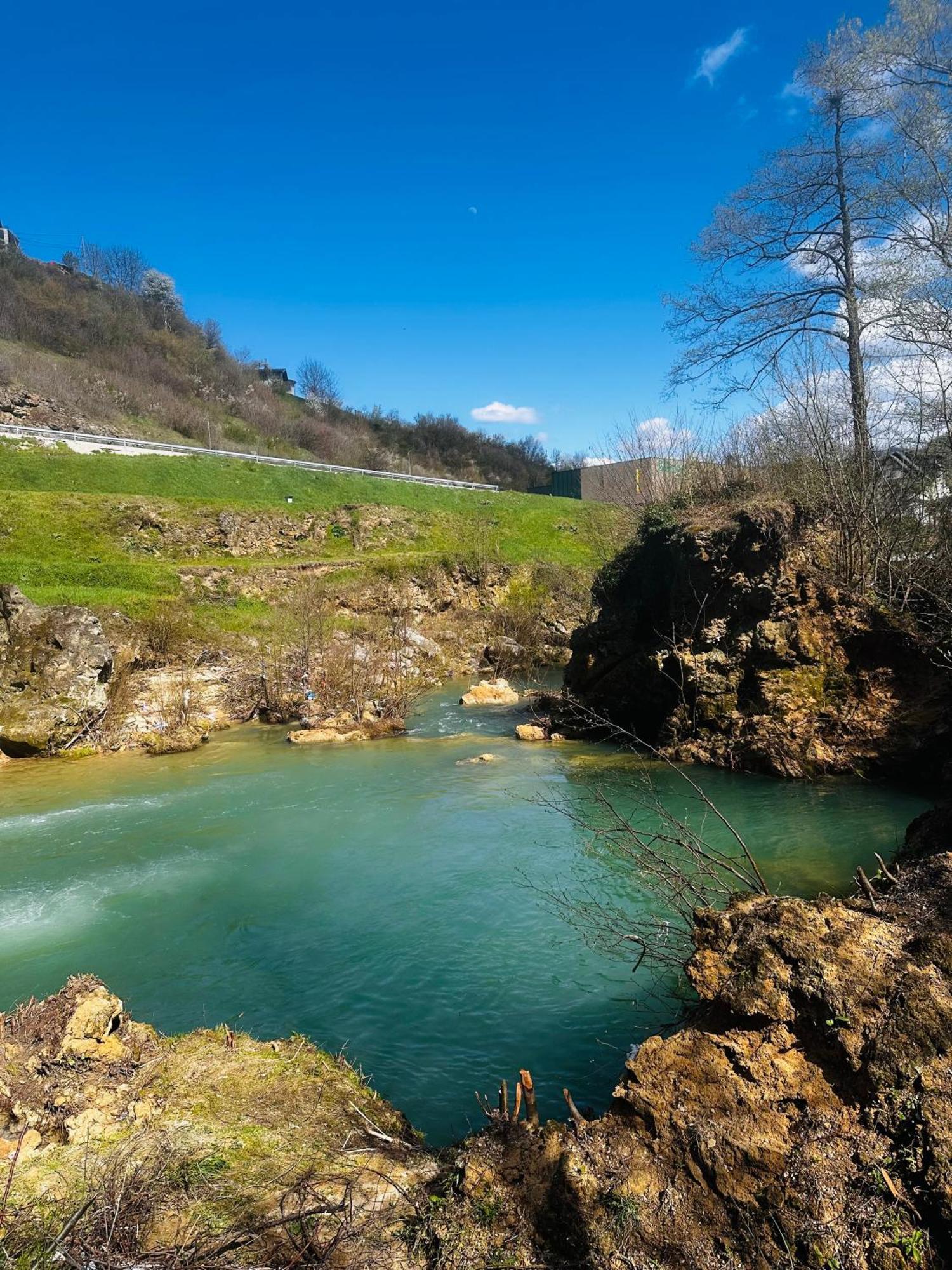 Apart Cobras Jajce Exteriér fotografie