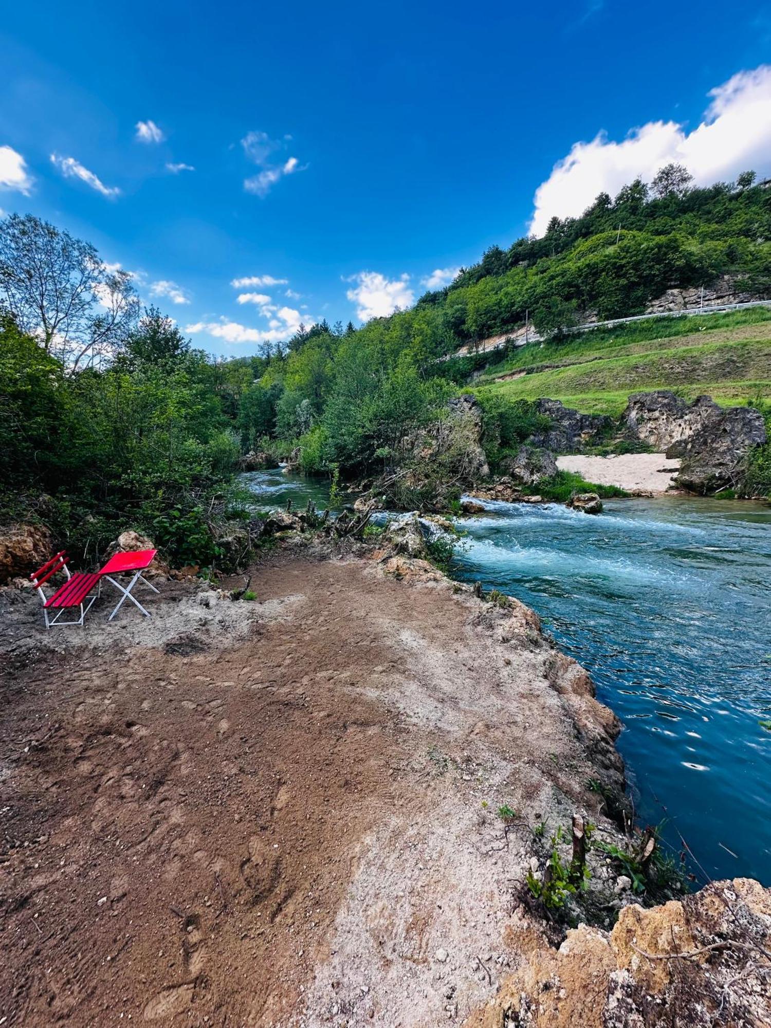 Apart Cobras Jajce Exteriér fotografie